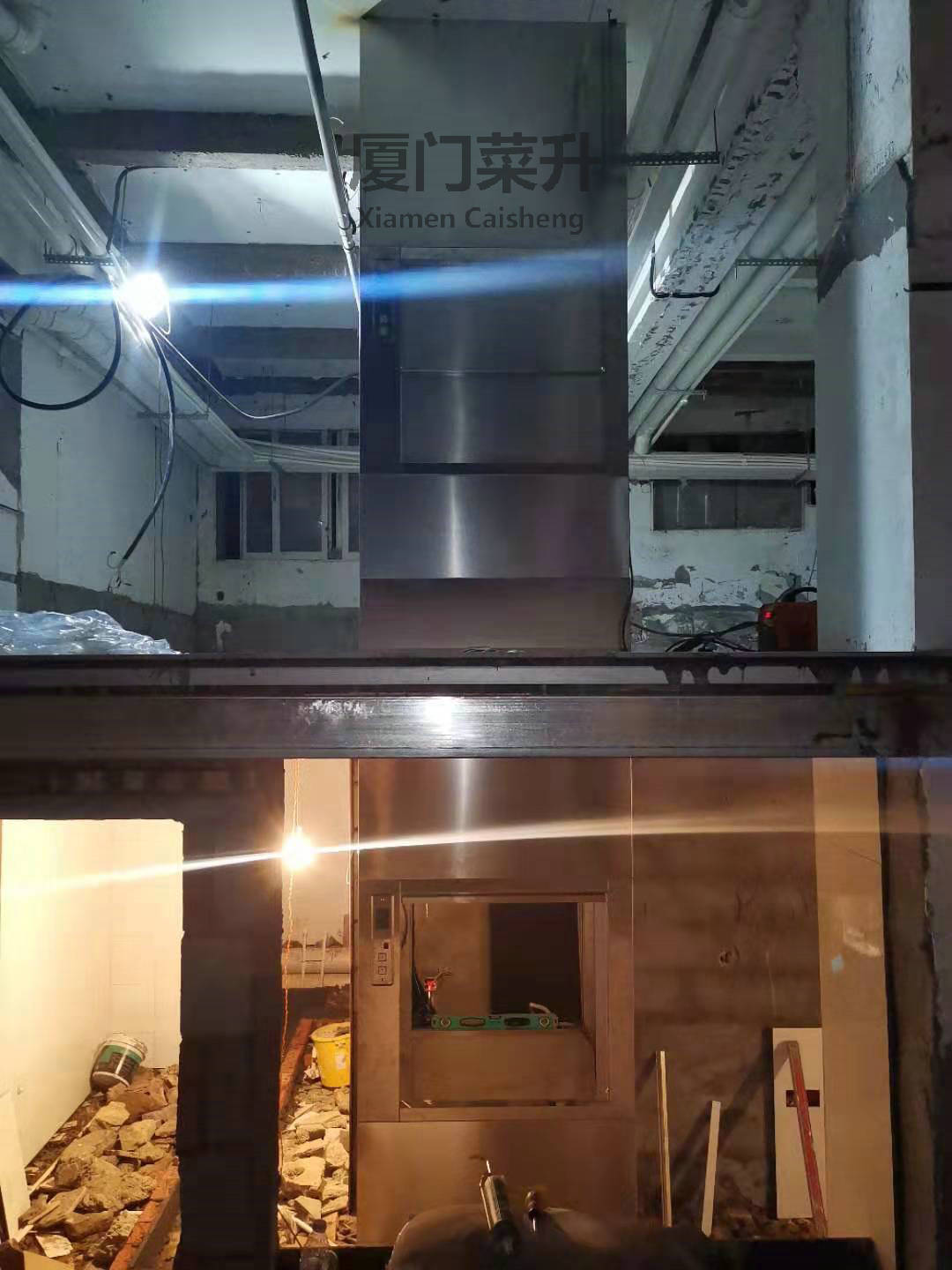 對(duì)開式傳菜電梯